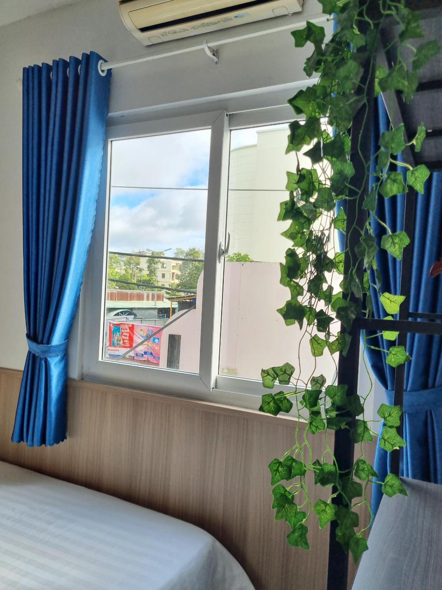 Minh Khue Hotel Vĩnh Long Exteriör bild